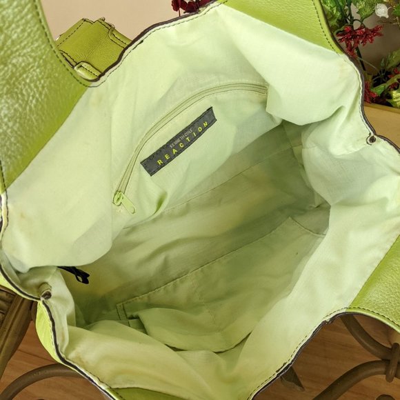 Kenneth Cole Reaction Green Leather Purse - Picture 7 of 13